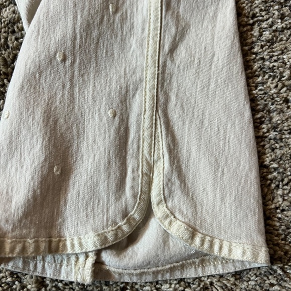 Bandolino Cream Textured Denim Capri - Picture 4 of 4